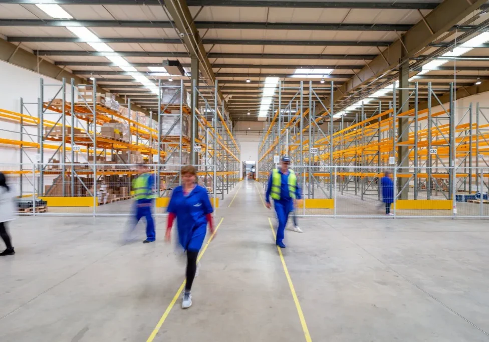 choosing-the-best-warehouse-painting-contractorsguide featured image