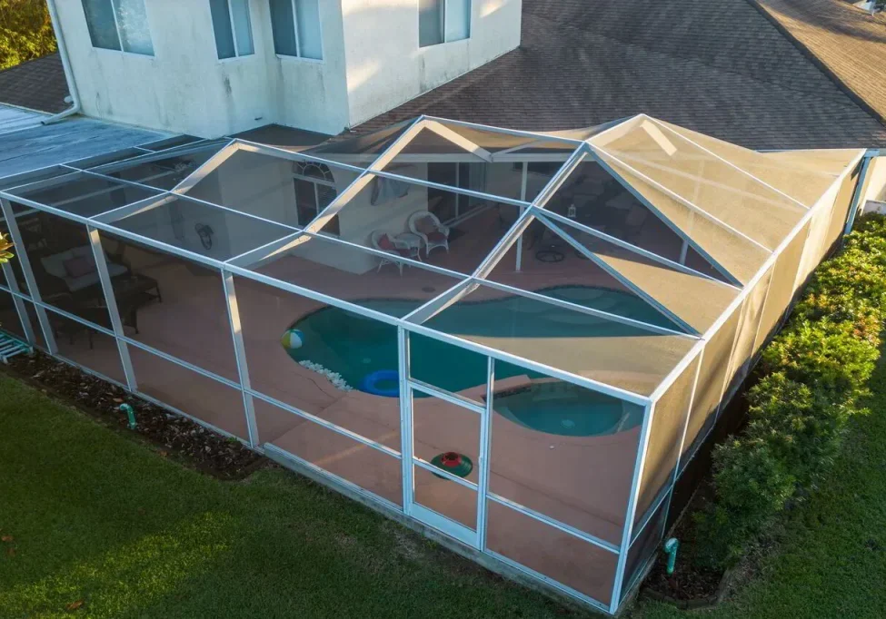 best-practices-screen-enclosure-cleaning featured image