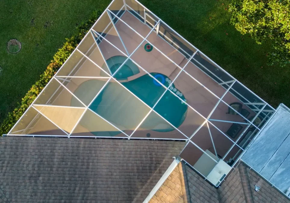 screen-enclosure-cleaning-tips featured image